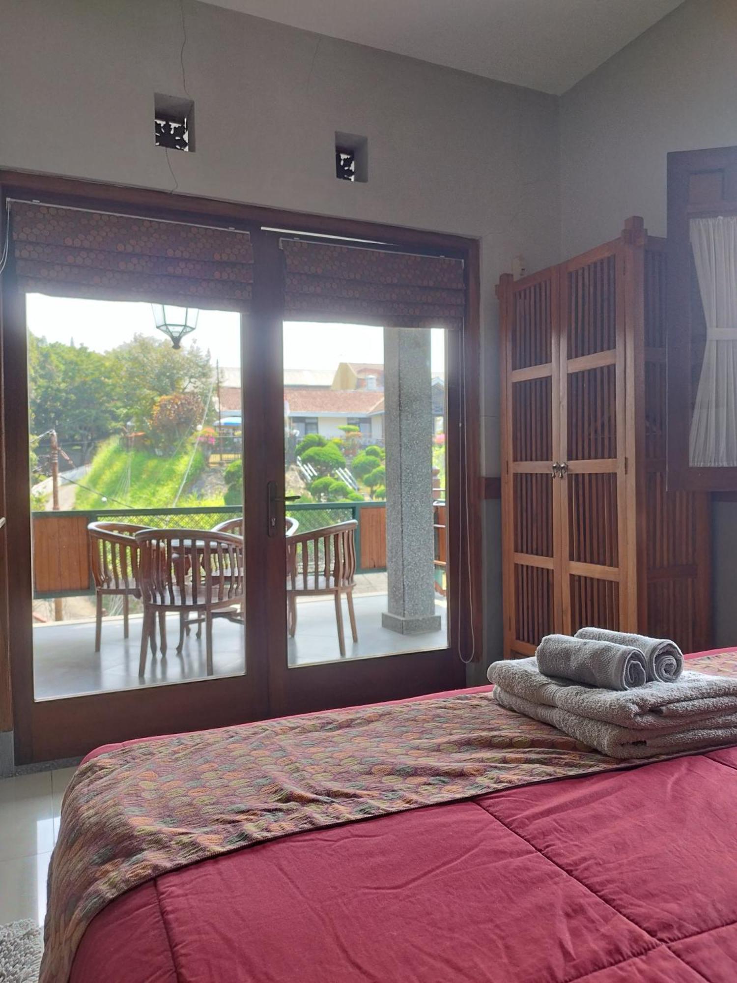 Wisma tamu Dalem Arum Bandung